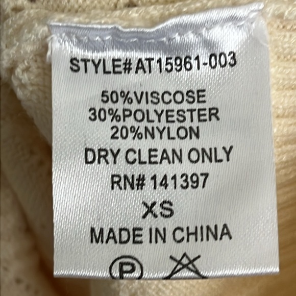 EUC Astr The Label Womens Square Neck Balloon Sweater Ivory Pointelle Knit Sz XS - Picture 7 of 7